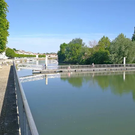 Un Balcon Sur La Charente- Savinien * Saint-Savinien