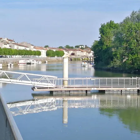 Un Balcon Sur La Charente- Savinien Appartement Saint-Savinien